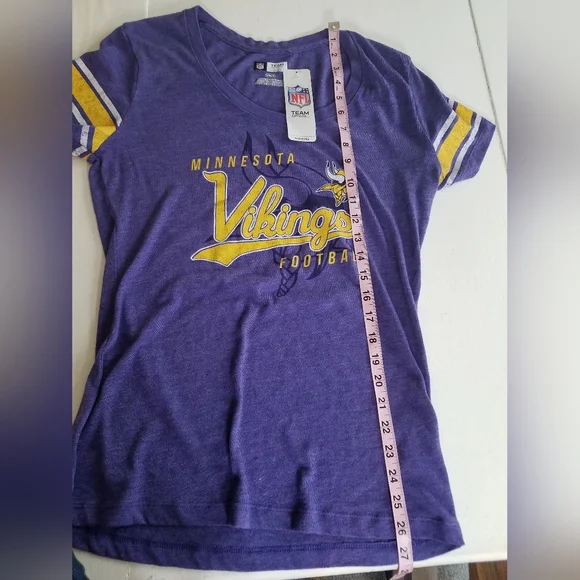 NWT Women's NFL Team Apparel Vikings Minnesota Size Medium Purple Yellow Tshirt - Picture 8 of 10
